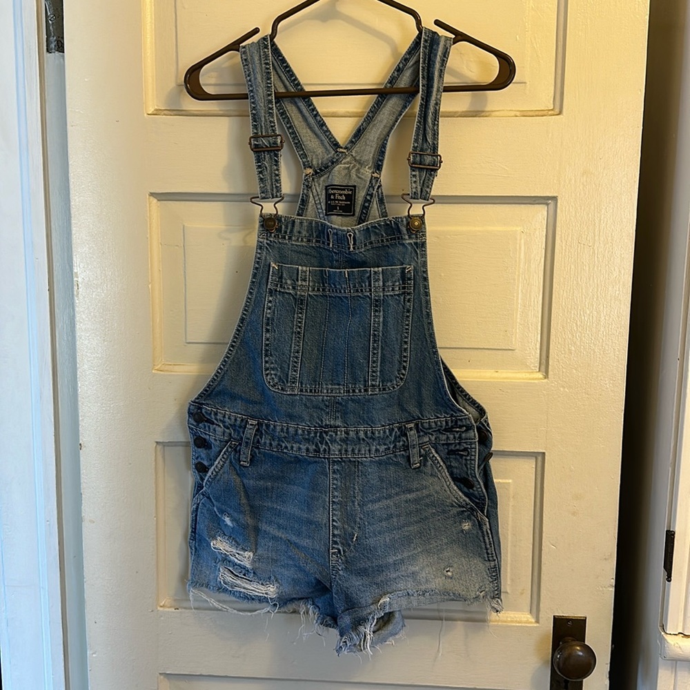 Women's Abercrombie & Fitch short overalls
